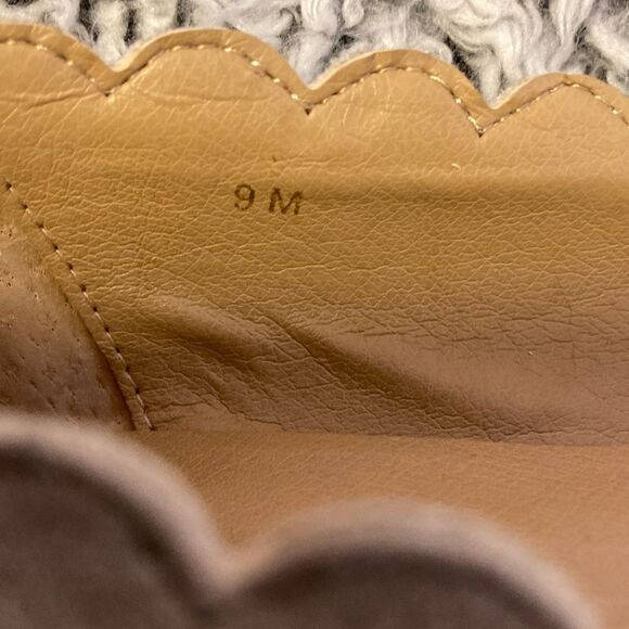 VAN ELi 9 Suede Scalloped Kitten Heel Shoes - Picture 10 of 12